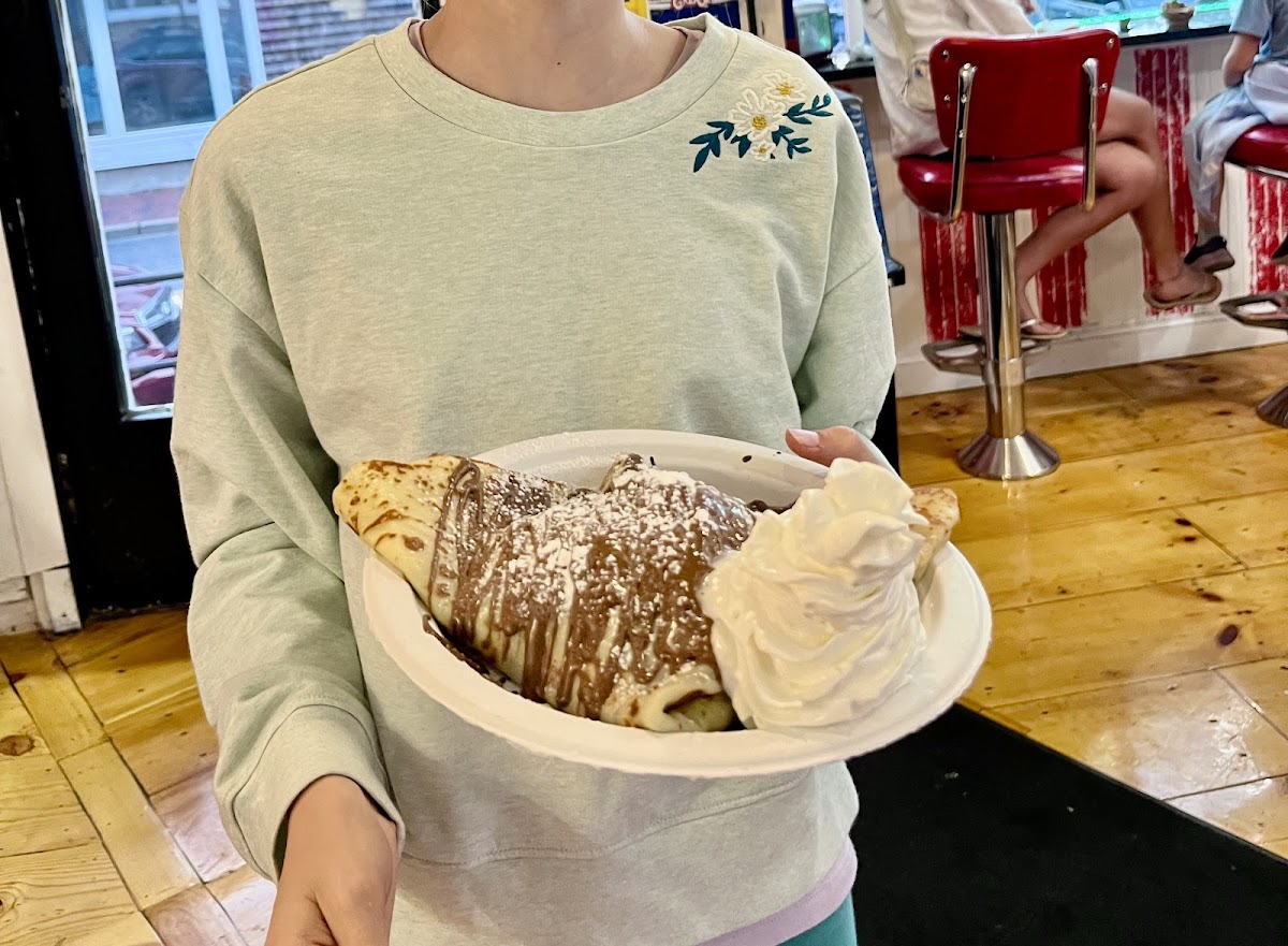 Brick Block Ice Cream And Crepe Shop Photos 2
